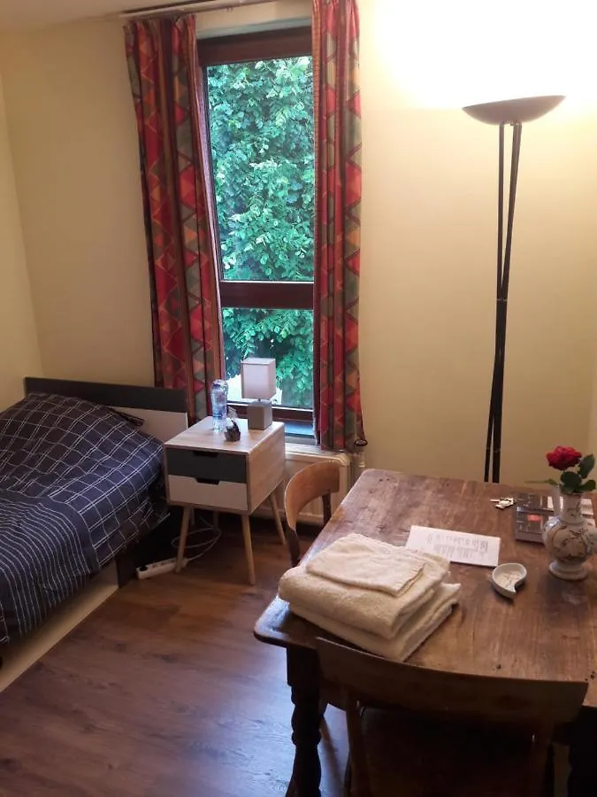 Chez Mimi - chambre vue parc Bruxelles